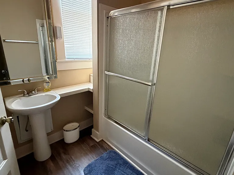 139 Henderson St — Photo 11