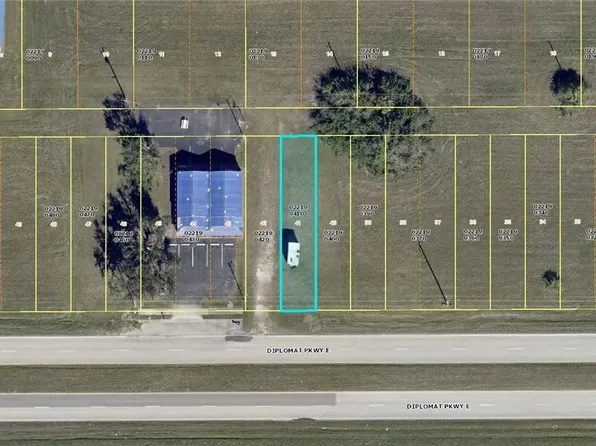 2139 Diplomat Pkwy E, Cape Coral, FL 33909