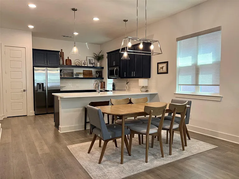 2823 Stanley Ave — Photo 6