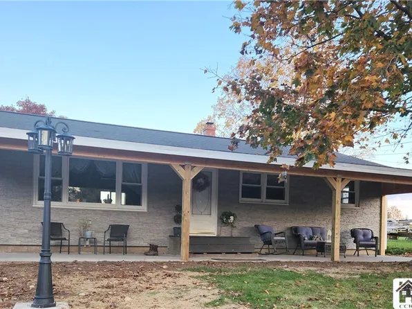 6 Reese Pkwy, Fredonia, NY 14063