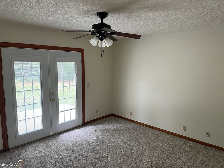 511 Moeckel Ln — Photo 7