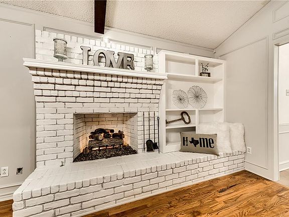 3rd image of 3306 Oak Hill Dr