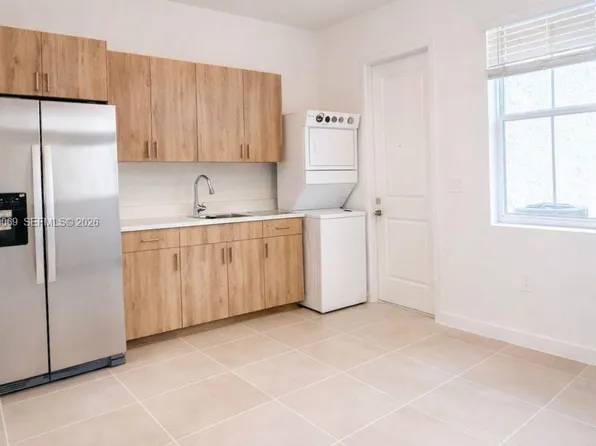 627 NE 1st Ter #1, Homestead, FL 33034