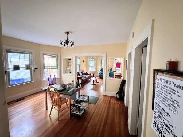 136 Larch St Floor 2, Providence, RI 02906
