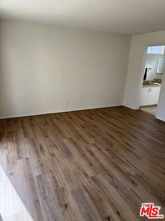 2 bed, 2.0 bath, 1221 sqft, $4,200 — Photo 2