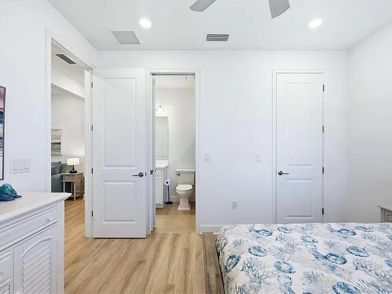4733 Tortona Ct — Photo 34