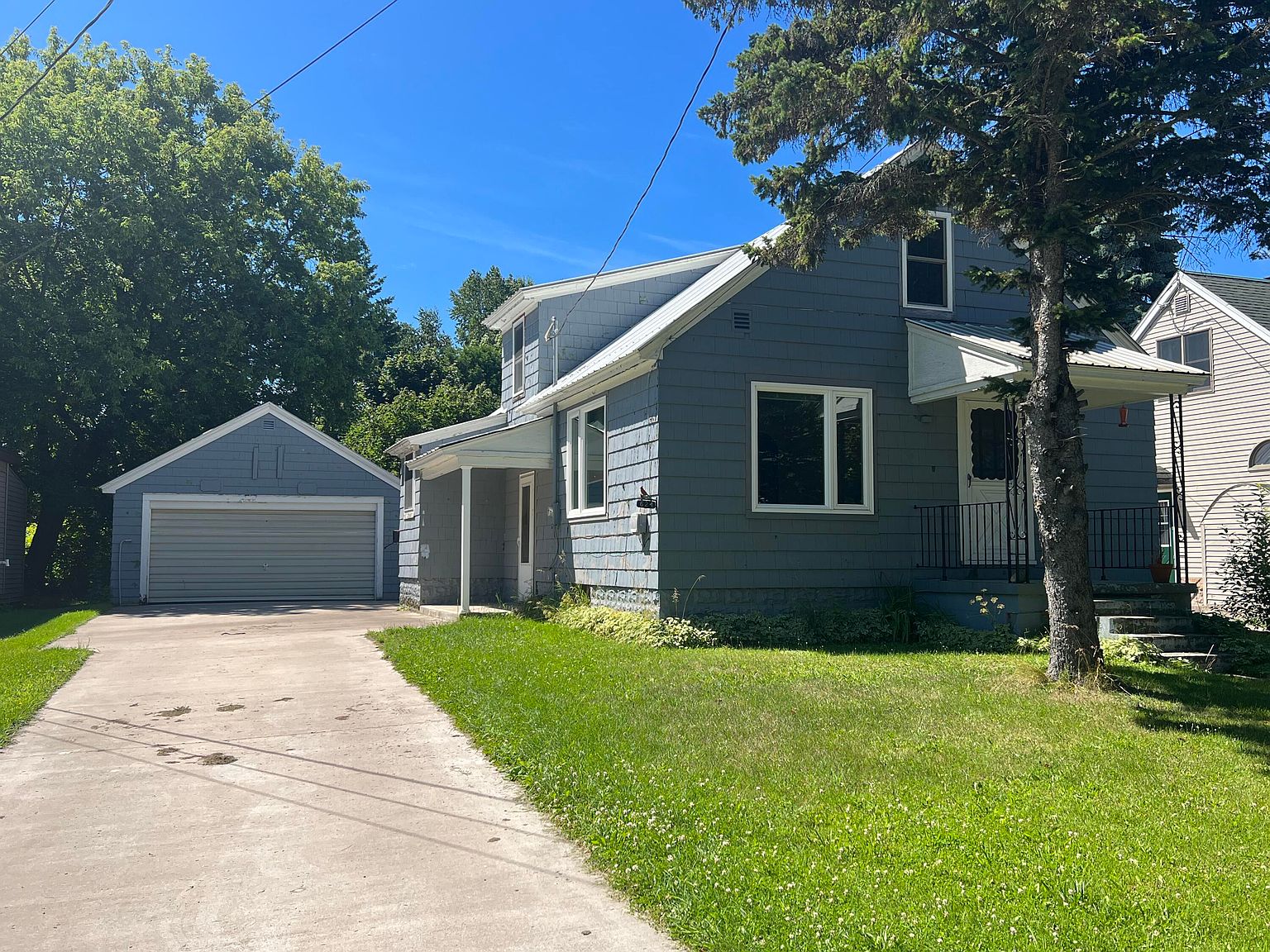 624 Cedar St, Sault Sainte Marie, MI 49783 Zillow