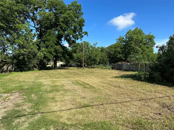802 S Medora St, Terrell, TX 75160