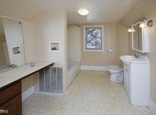 925 Jackson St APT 2, Kalamazoo, MI 49001