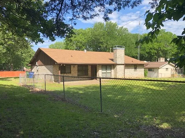 3 bed, 1548 sqft, $1,700 — Photo 2