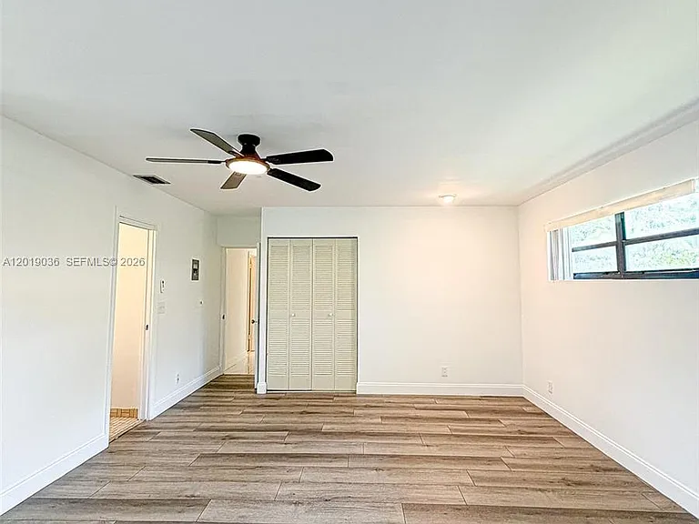 240 NW 36th St — Photo 20