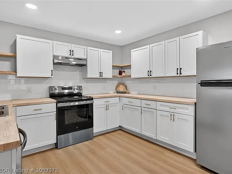 602 Cartwright St — Photo 4