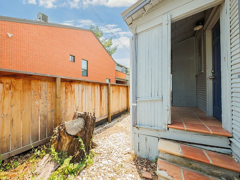 1805 Nueces St — Photo 35