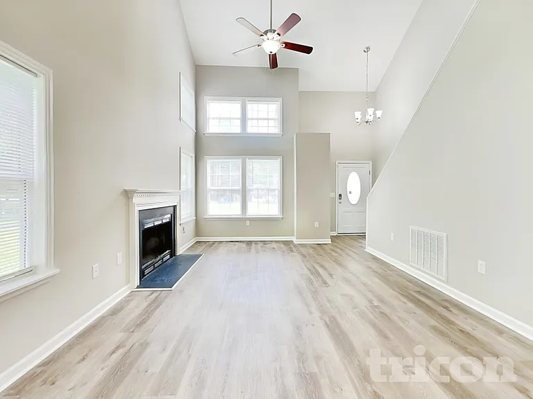517 Parker St — Photo 4