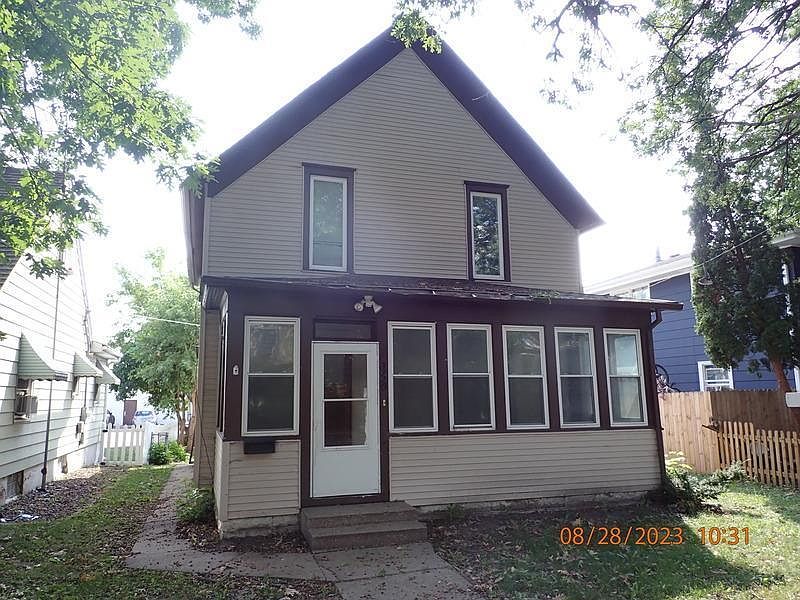 1st image of 3110 Queen Ave N