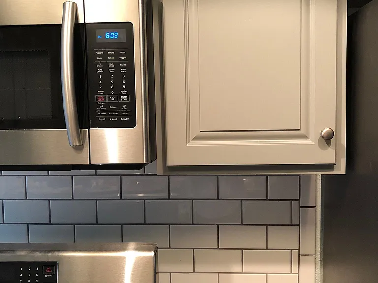 Kitchen - cabinet hardware in