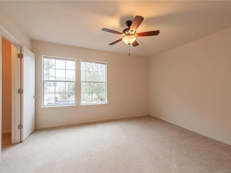 7409 Elk Pass Dr — Photo 14