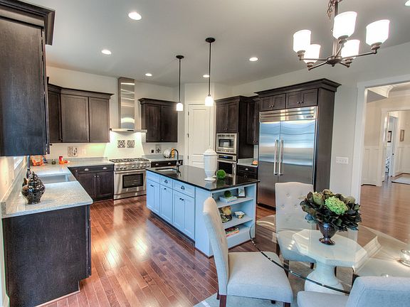 Kitchen & Breakfast Room