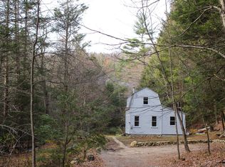 26 N Valley Rd, Pelham, MA 01002