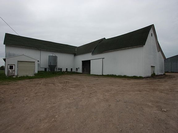 3rd image of 5725 S Mackinac Trl