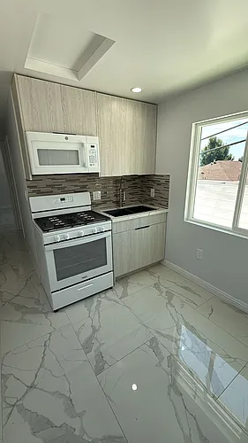 515 N Mariposa Ave #3/4 Photo 1