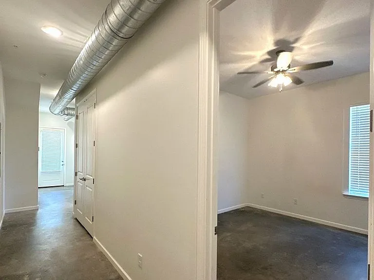Overton Square Flat Now Available for lease @ 78 N. Rembert! — Photo 7