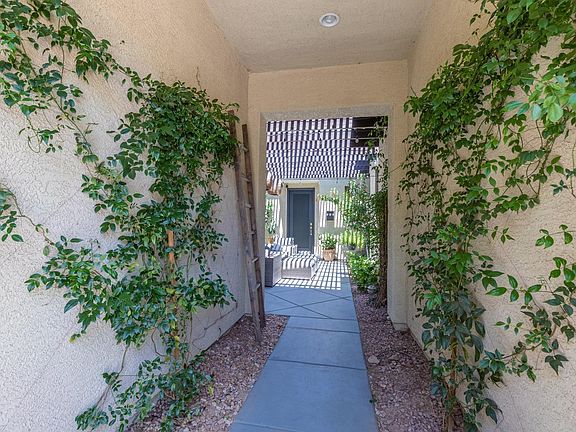 4th image of 2742 W Darien Way