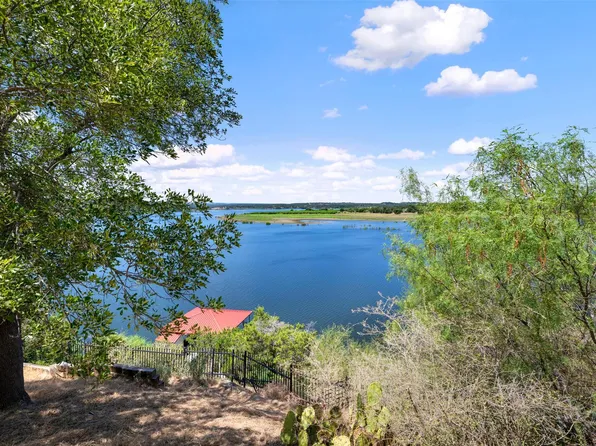 335 Harbor Dr, Spicewood, TX 78669