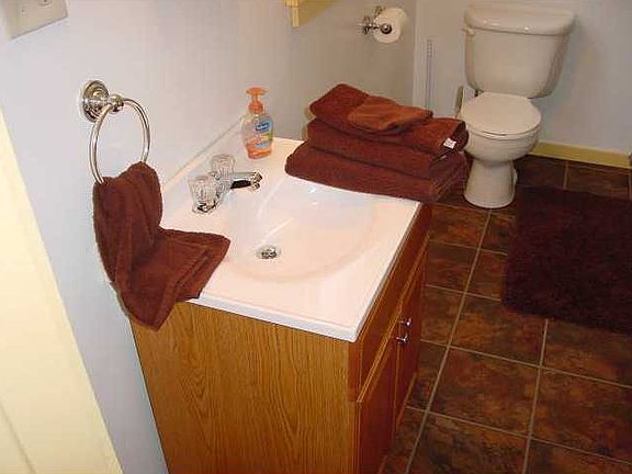 4th image of 235 Reed Ave