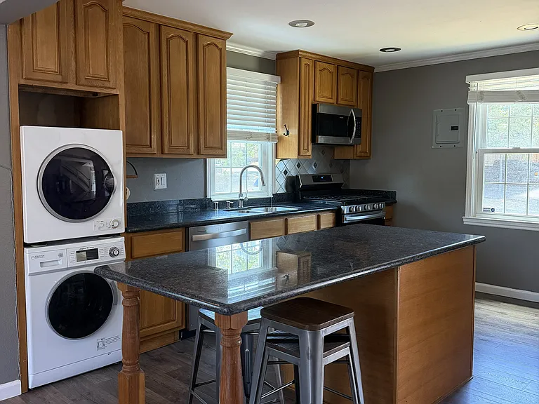 126 Calhoun St — Photo 3