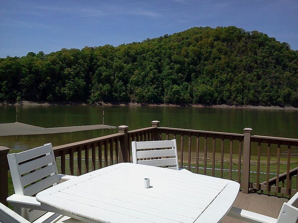 1st image of 127 Riverfront Dr