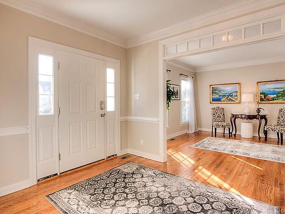 2nd image of 5521 Summer Creek Way