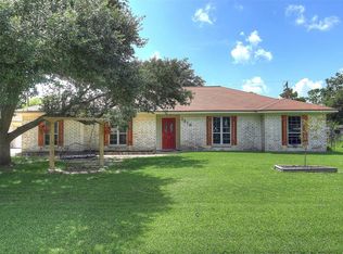 1516 Prince Dr, Alvin, TX 77511