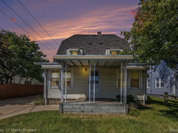 4444 Monroe Ave, Waterford, MI 48329
