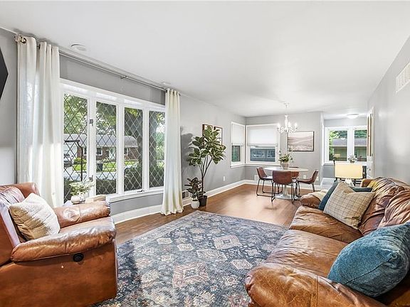 5th image of 10915 Elmwood Dr
