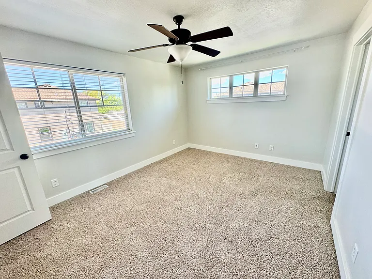 177 S 4 W — Photo 34