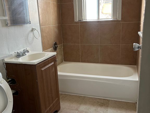 2nd image of 225 E Garfield Ave APT 310