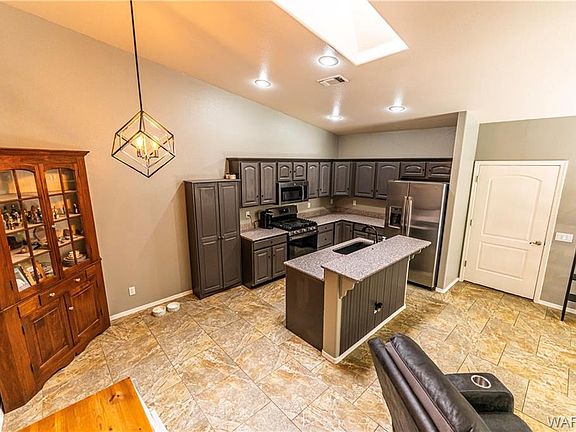 3rd image of 834 Pala Mesa Dr