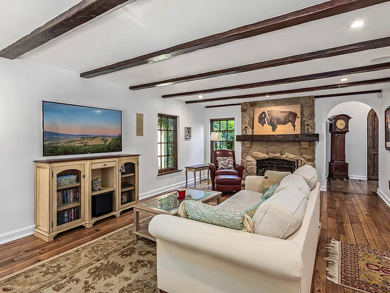 87 Butterfly Ln — Photo 8
