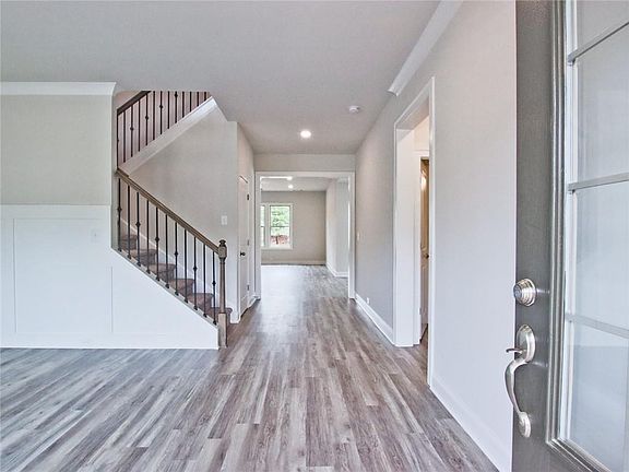 4th image of 7 Bridgewater Ct