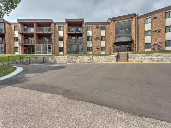 2690 Oxford St N APT 234, Roseville, MN 55113