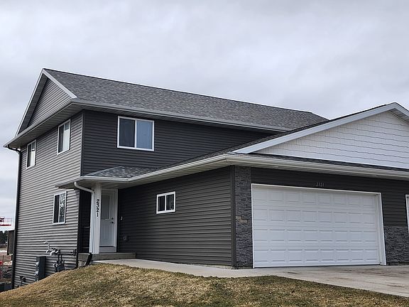 2nd image of 2321 Melanie Ln