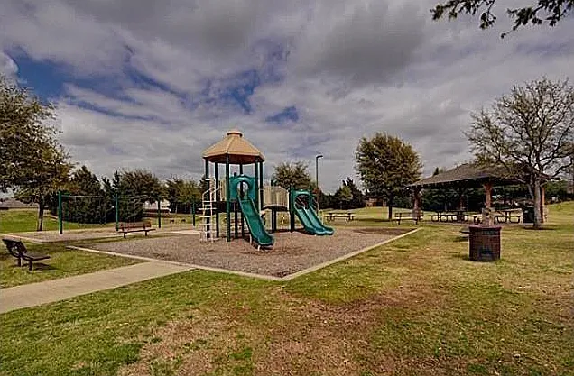 6004 Durango Dr — Photo 8