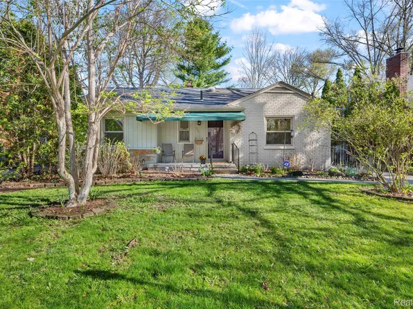 408 Orchard View Dr, Royal Oak, MI 48073