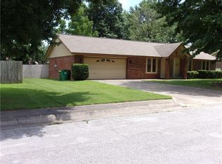 1505 Ridgecrest St, Springdale, AR 72762