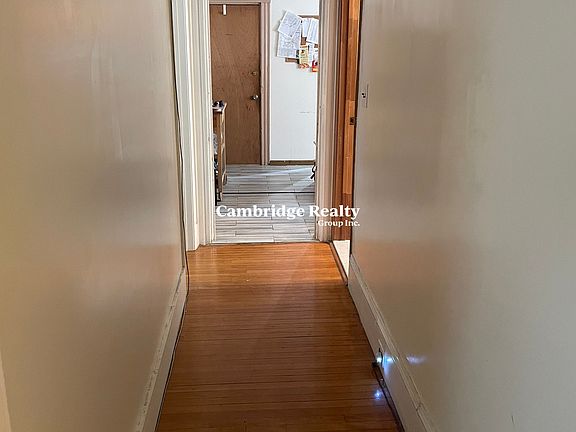4th image of 33 Jefferson St #R
