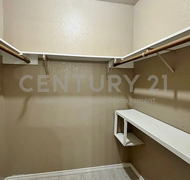 7001 Porthville Dr — Photo 9
