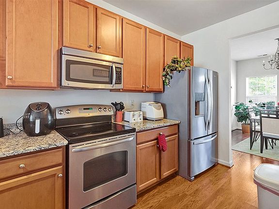 4th image of 10503 Carolina Cherry Cir