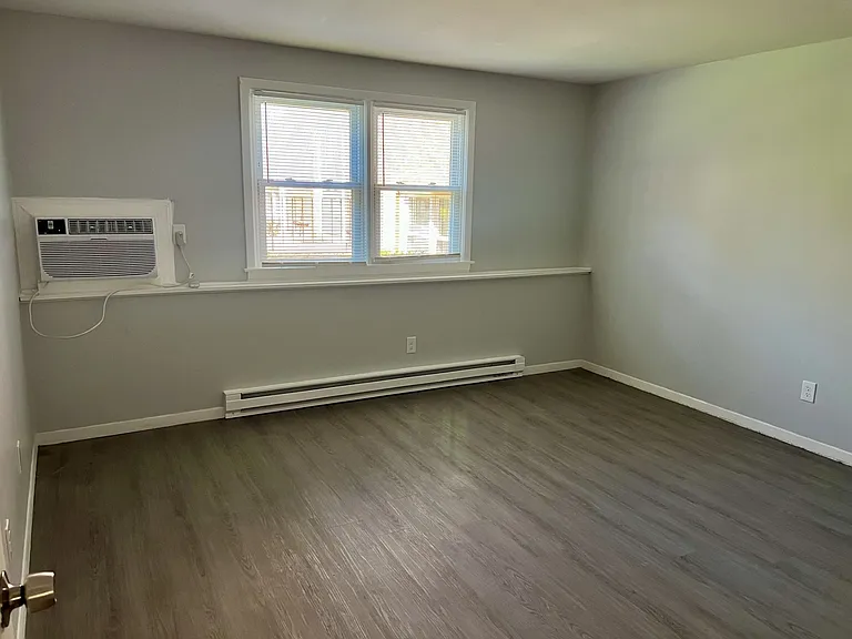 Briarwood Apartments — Photo 13