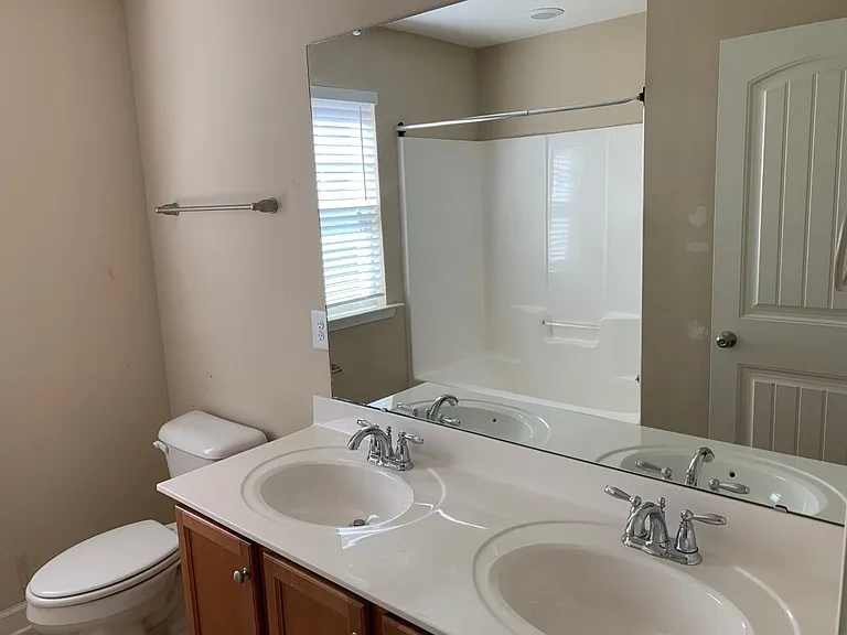 813 Claude Laurel Dr — Photo 5